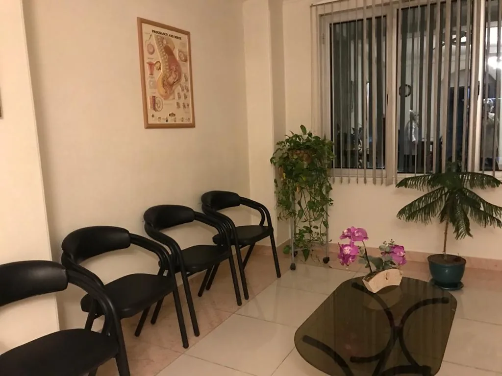 دکتر گیتی محمد ابراهیم جراح و متخصص زنان