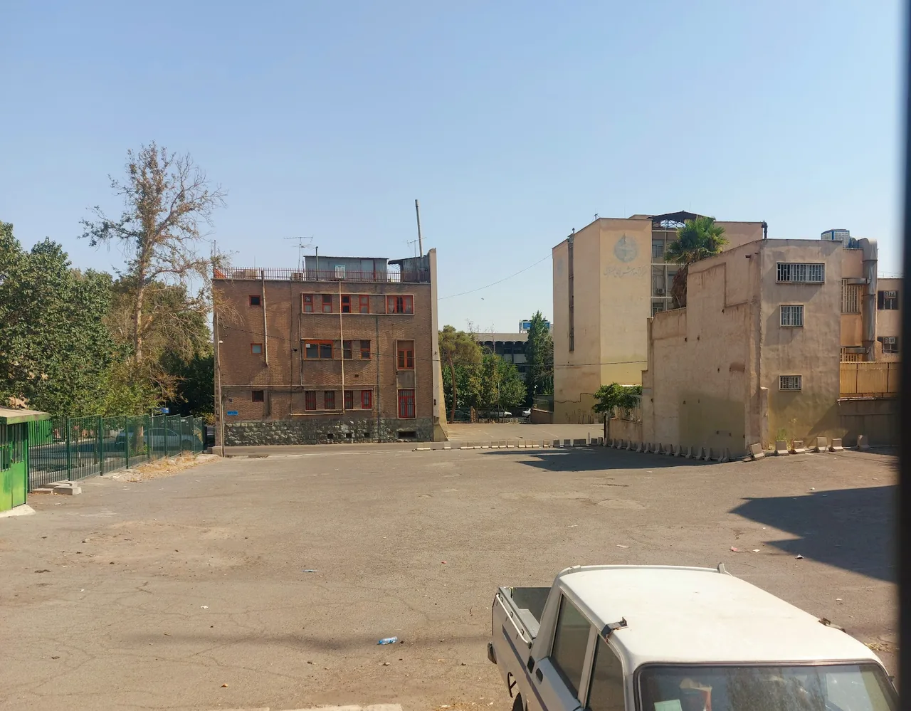 پارکینگ دانشگاه تهران - تصویر 2
