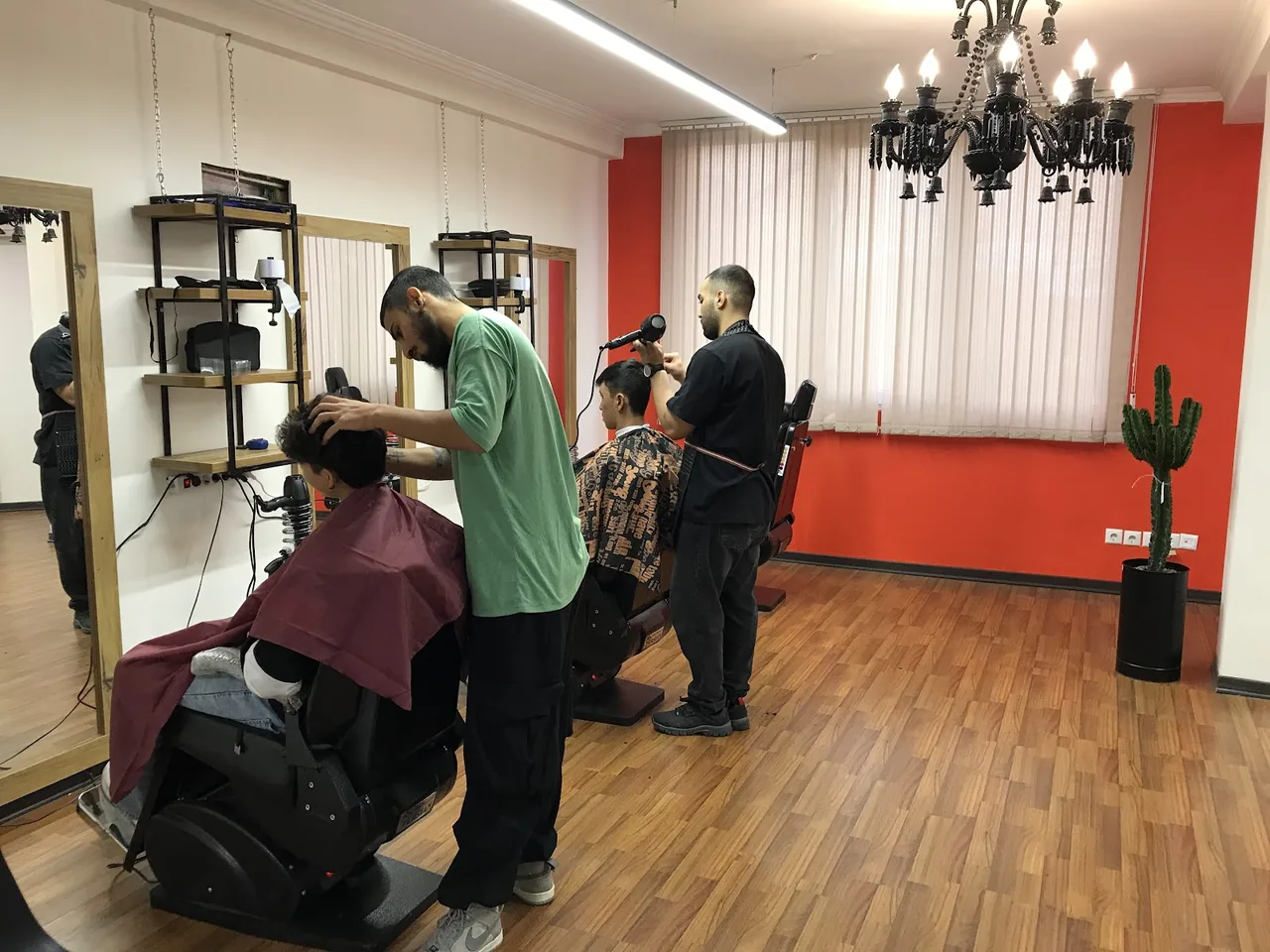 آموزشگاه آرایشگری رویش هنر - میدان ولیعصر - آموزشگاه آرایشگری در تهران - تصویر 4