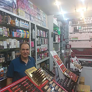 فروشگاه لوازم آرایشی و بهداشتی کادو