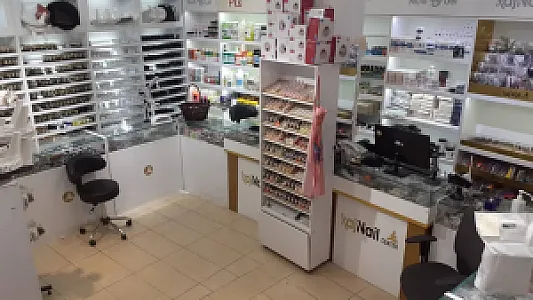 فروشگاه لوازم کاشت ناخن کاج