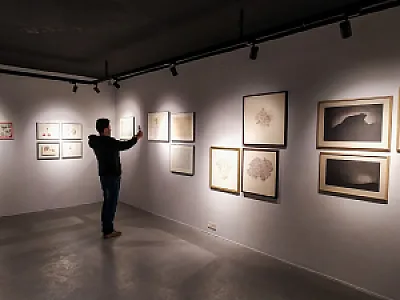 گالری آ