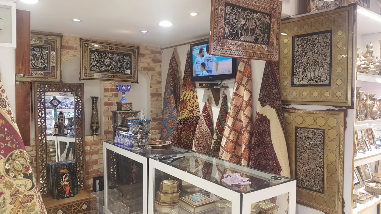 فروشگاه صنایع دستی هفت خورشید - صنایع دستی و سوغات در تهران - تصویر 2