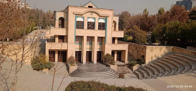 آمفی تئاتر روباز گفتگو