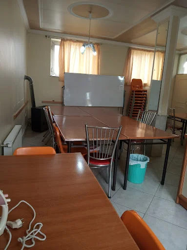 آموزشگاه خیاطی و مجتمع آموزشی میخک