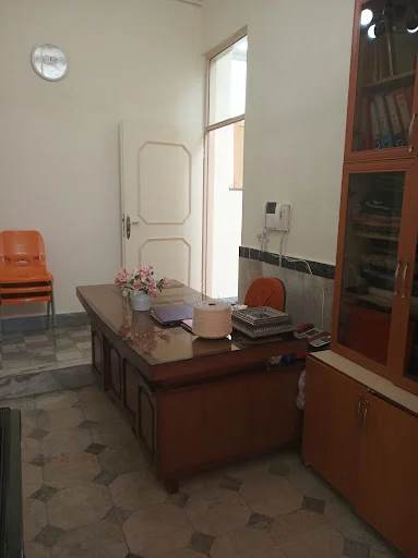 آموزشگاه خیاطی و مجتمع آموزشی میخک