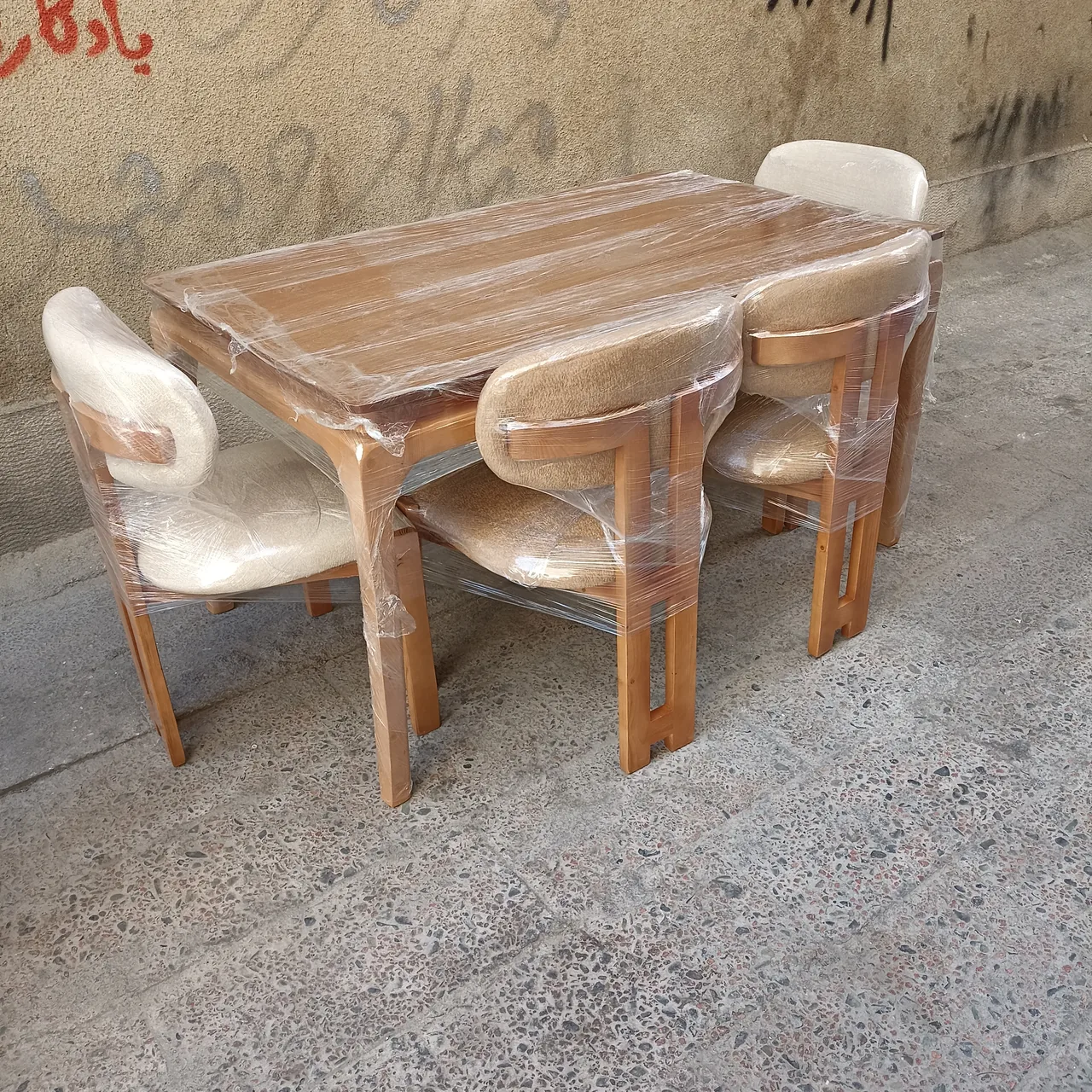 فروشگاه تولیدی میزنهارخوری ماهور - تصویر 2