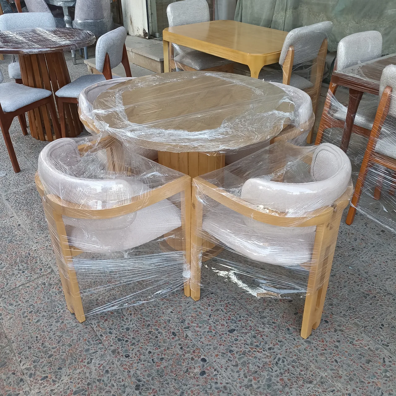فروشگاه تولیدی میزنهارخوری ماهور - تصویر 4