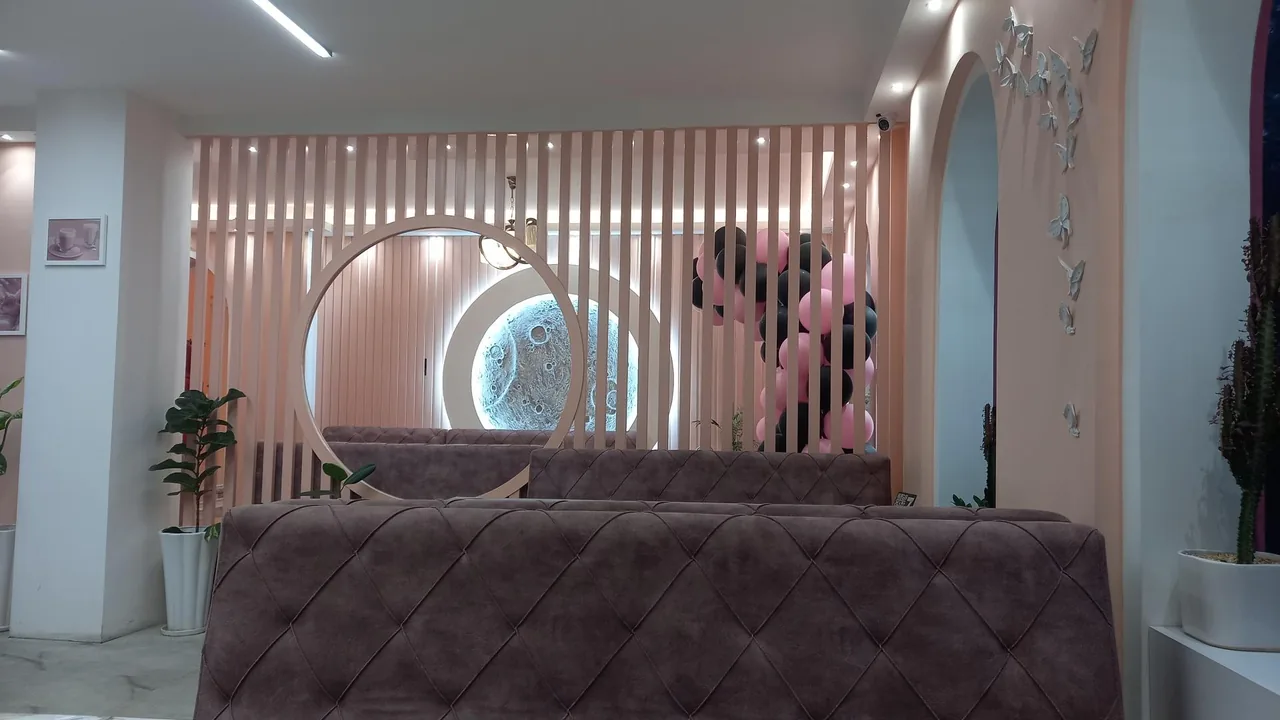 کافه صورتی - تصویر 3