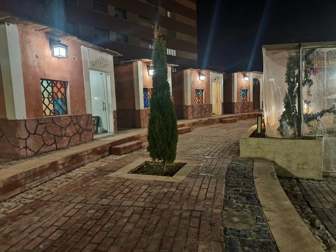 باغ رستوران راه ابریشم - تصویر 3
