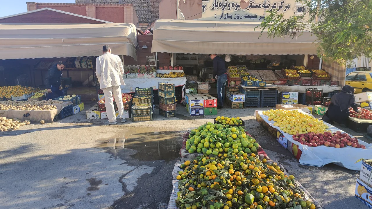 فروشگاه میوه وتره‌بارقربانیان - تصویر 3