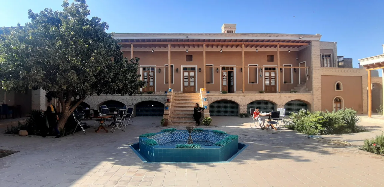 بوتیک هتل اسفنجان (خانه سنتی طاهری) - تصویر 3