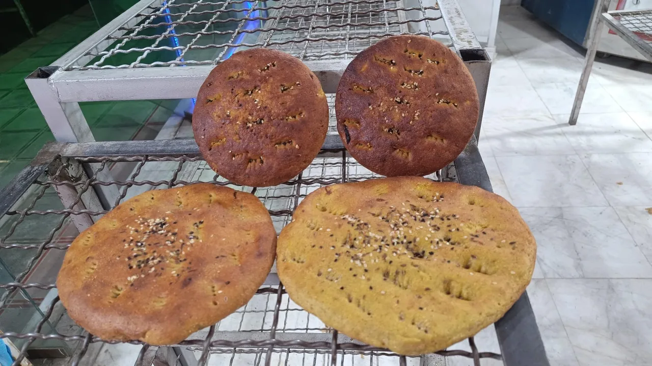 نانوایی لواش تنوری کاشمری رضا - تصویر 4
