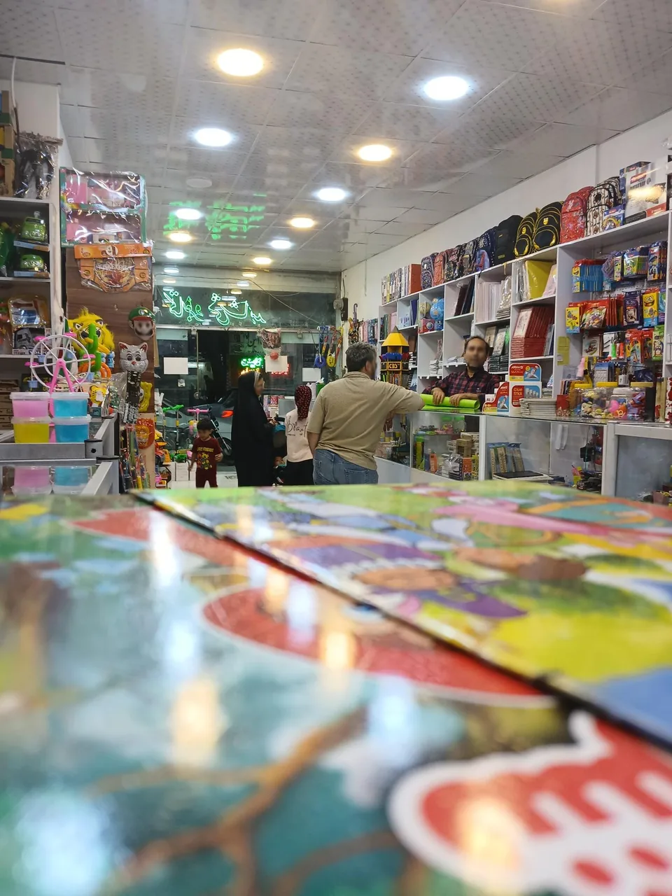 کتابفروشی و لوازم التحریر شاهد - تصویر 4