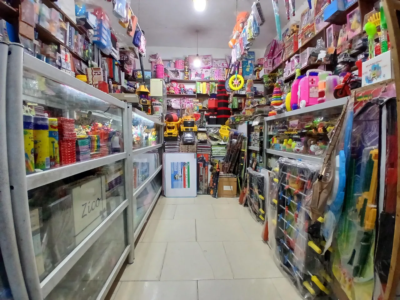 کتابفروشی و لوازم التحریر شاهد - تصویر 5