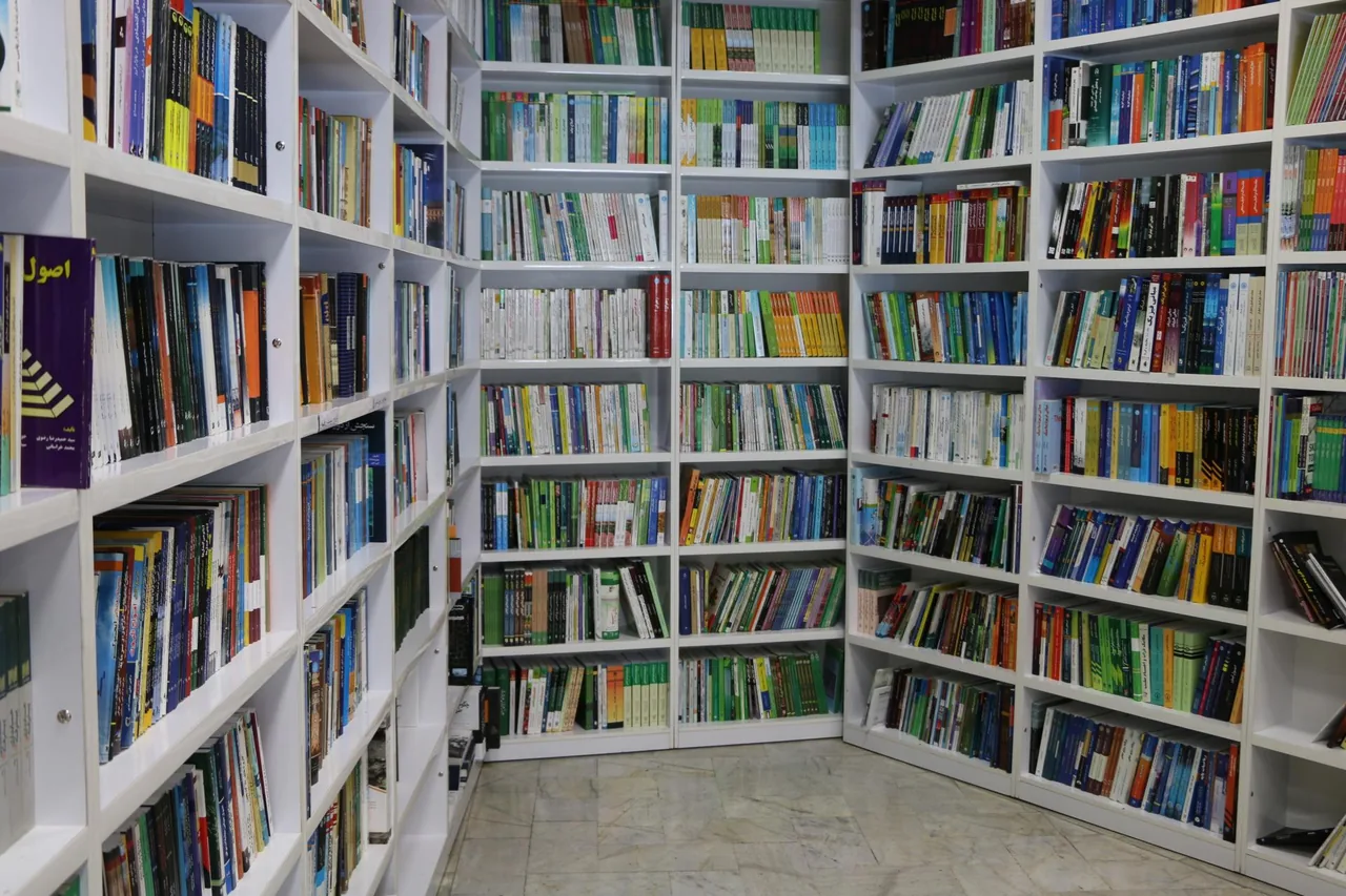کتابفروشی شماره 1 جهاد دانشگاهی - تصویر 4