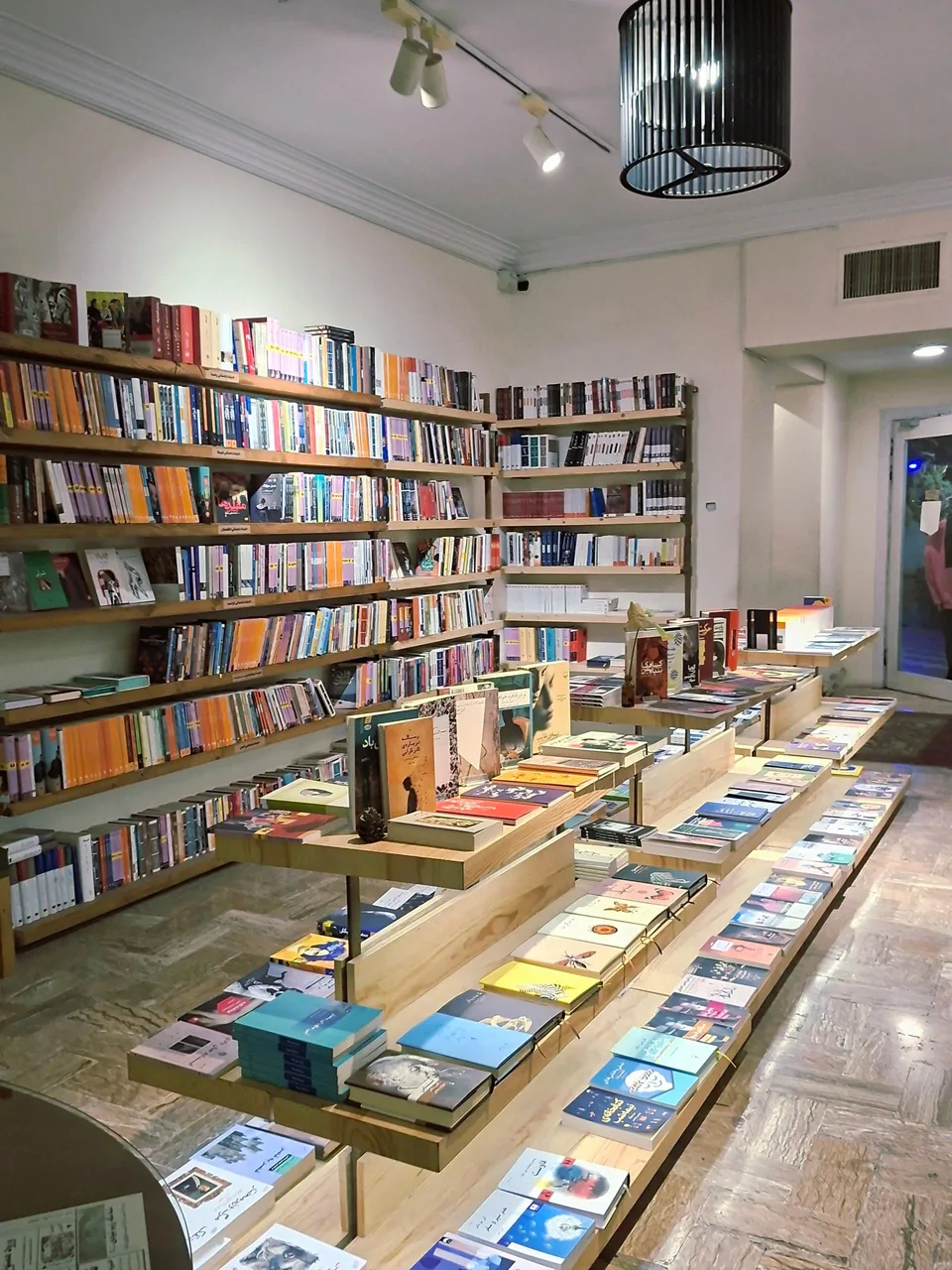 کافه‌ کتاب آفتاب - تصویر 5