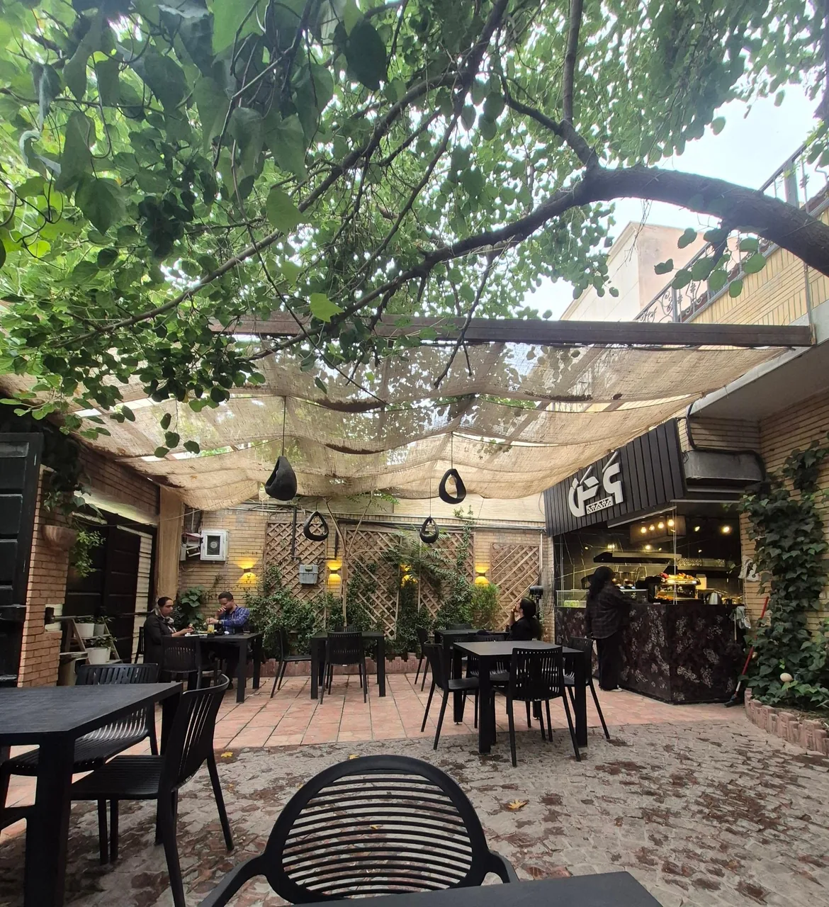 کافه کتاب وتن - تصویر 3