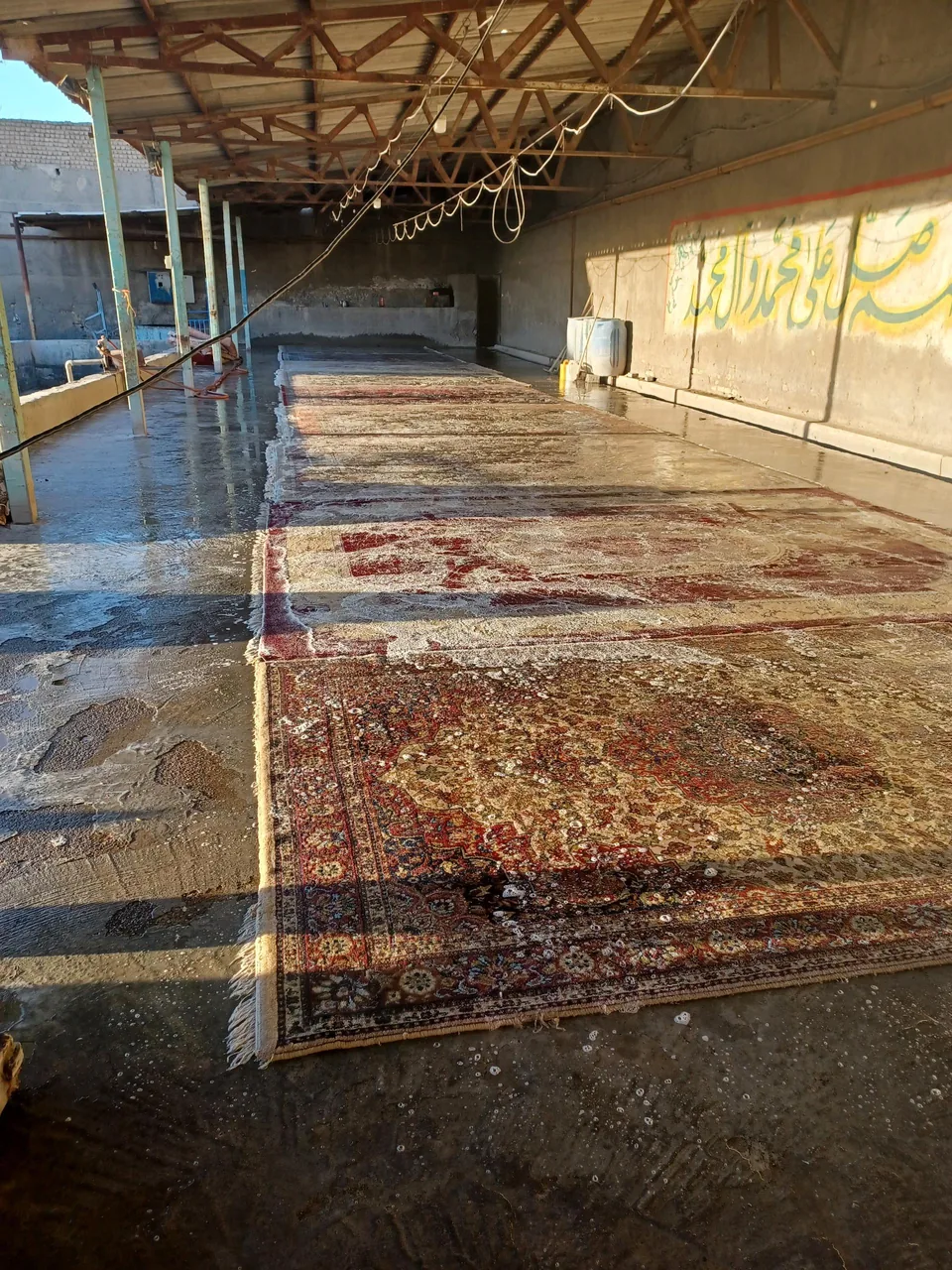 کارخانه قالیشویی و مبل شویی نگین شرق
