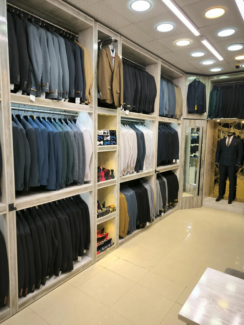 تولیدی کت و شلوار نجف زاده - تصویر 3