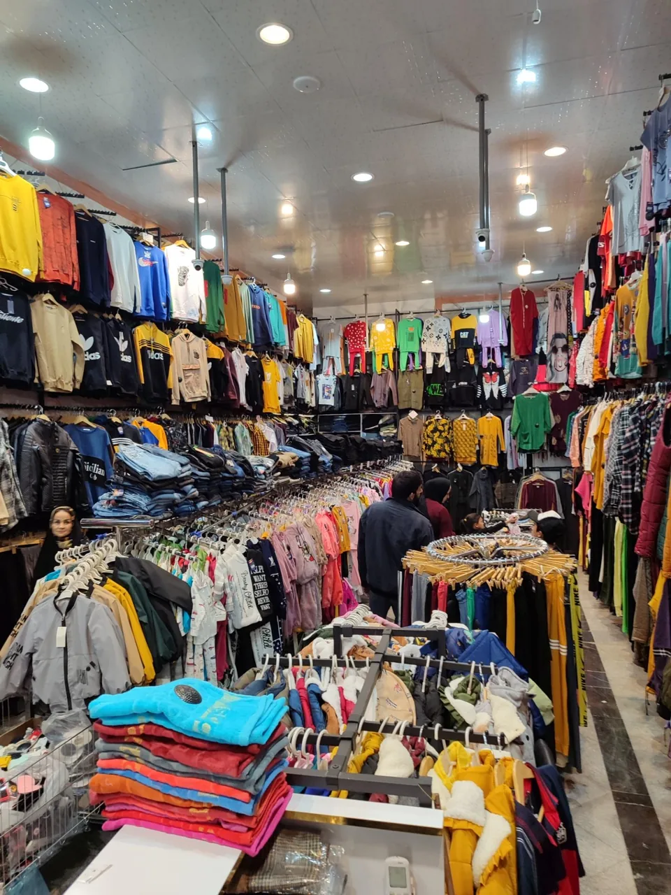 فروشگاه لباس پوشامکث - تصویر 2