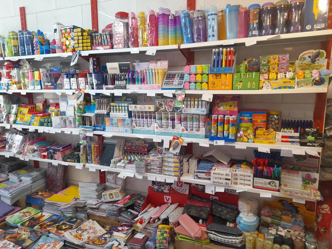 آرایشی و نوشت افزار کوروش