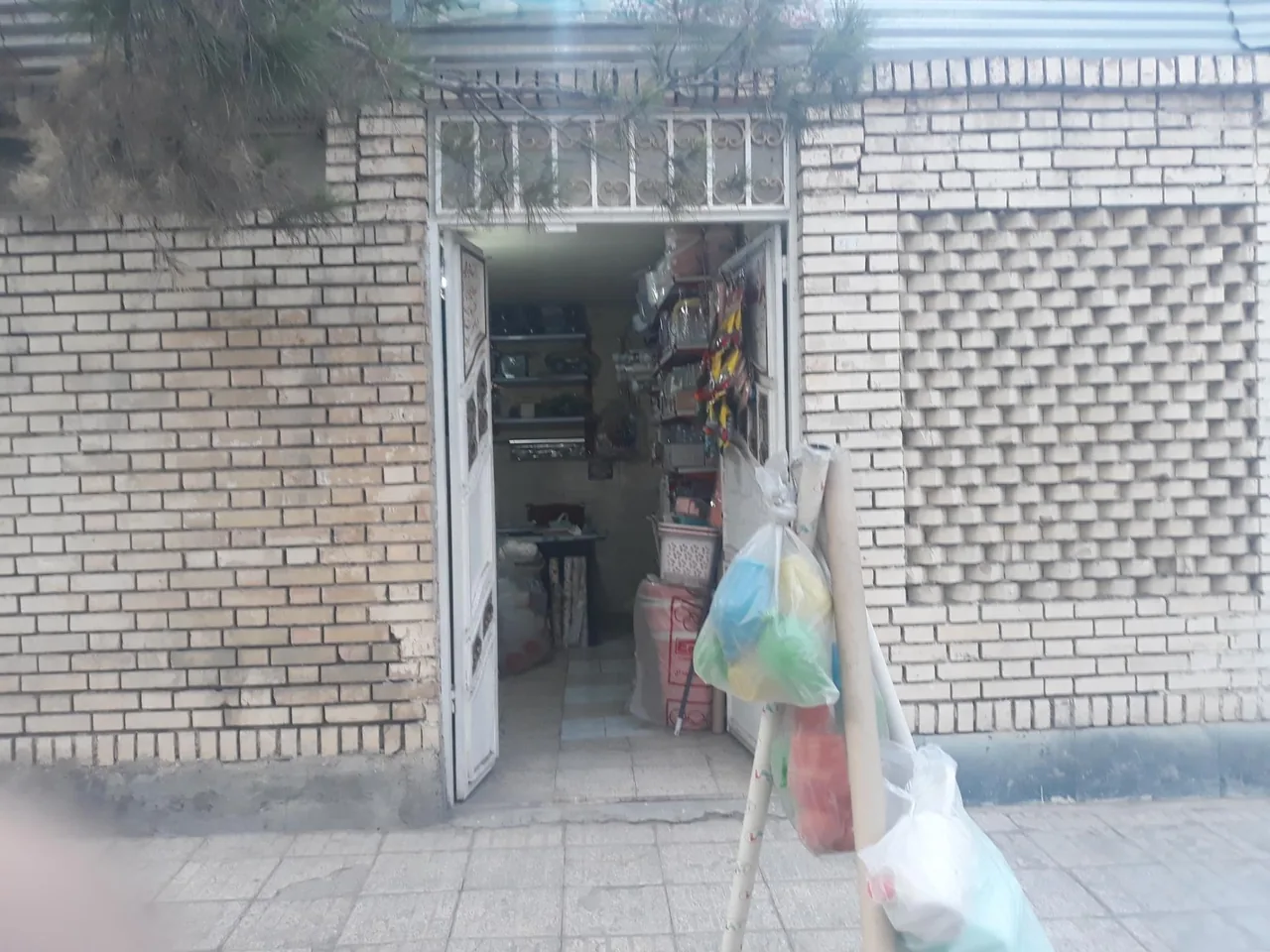 پلاستیک فروشی و ظروف یکبارمصرف یعقوبی - تصویر 2