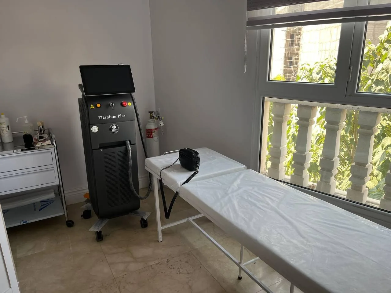 مطب دکتر فرشته طاهر پوست و مو و زیبایی - تصویر 2
