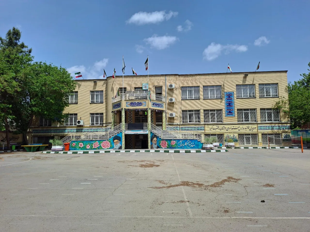 دبیرستان شهید هاشمی نژاد 1 (سمپاد) - تصویر 3