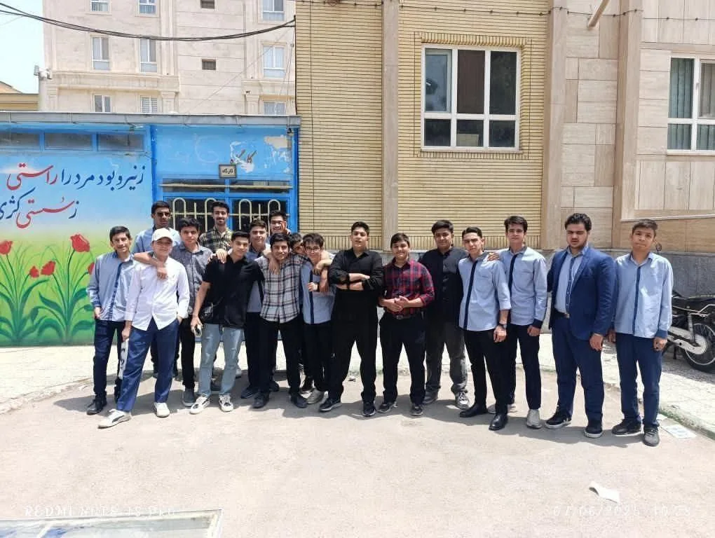 دبیرستان دوره اول شهید جواد اسد الله زاده - تصویر 3