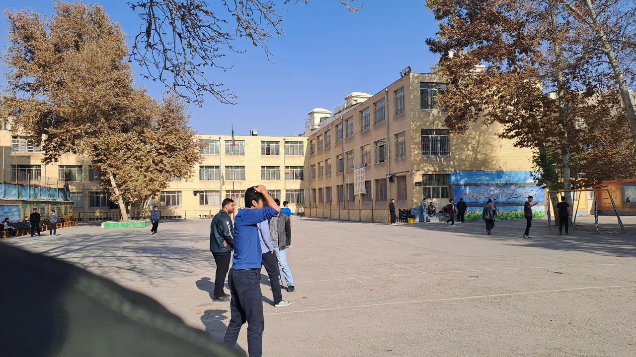 دبیرستان ماندگار دکتر علی شریعتی - تصویر 3
