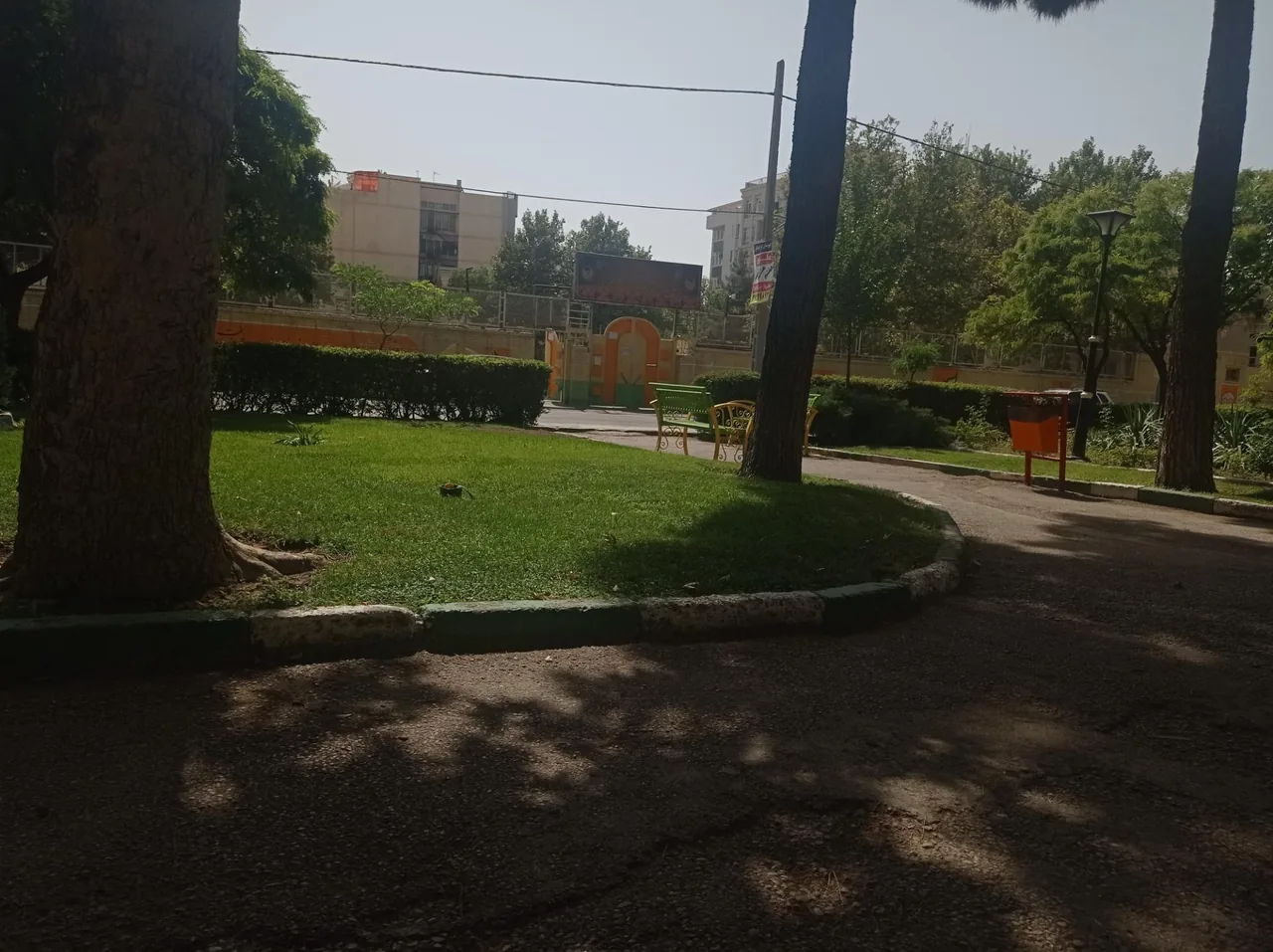 دبیرستان شاهد امام (ره)