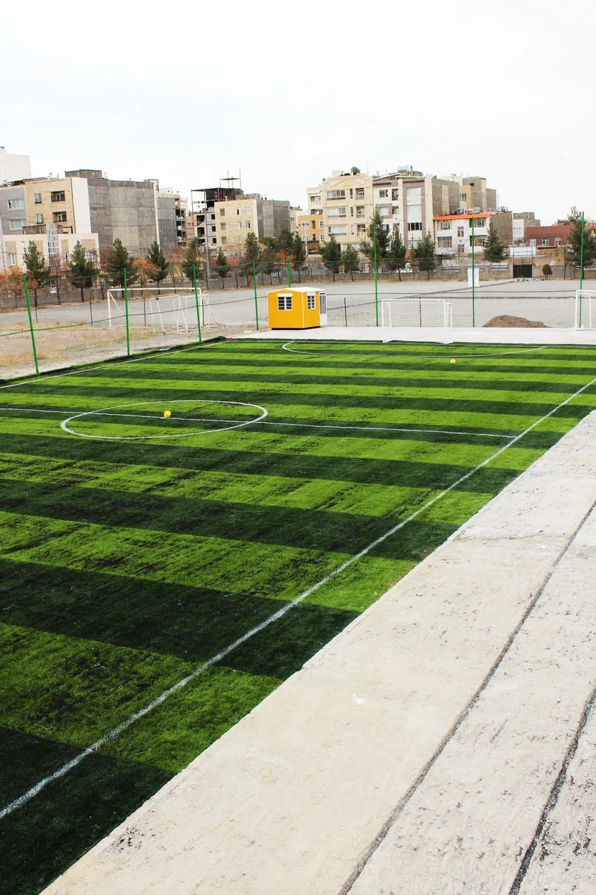 زمین فوتبال چمن مصنوعی - تصویر 2