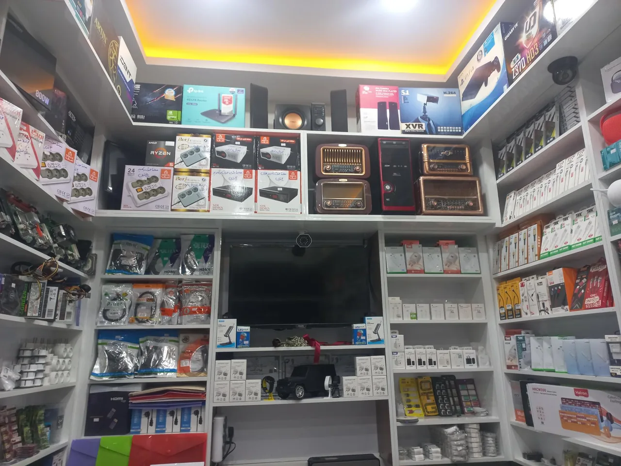 محصولات فرهنگی و خدمات کامپیوتر و کافی نت سعدی - تصویر 3