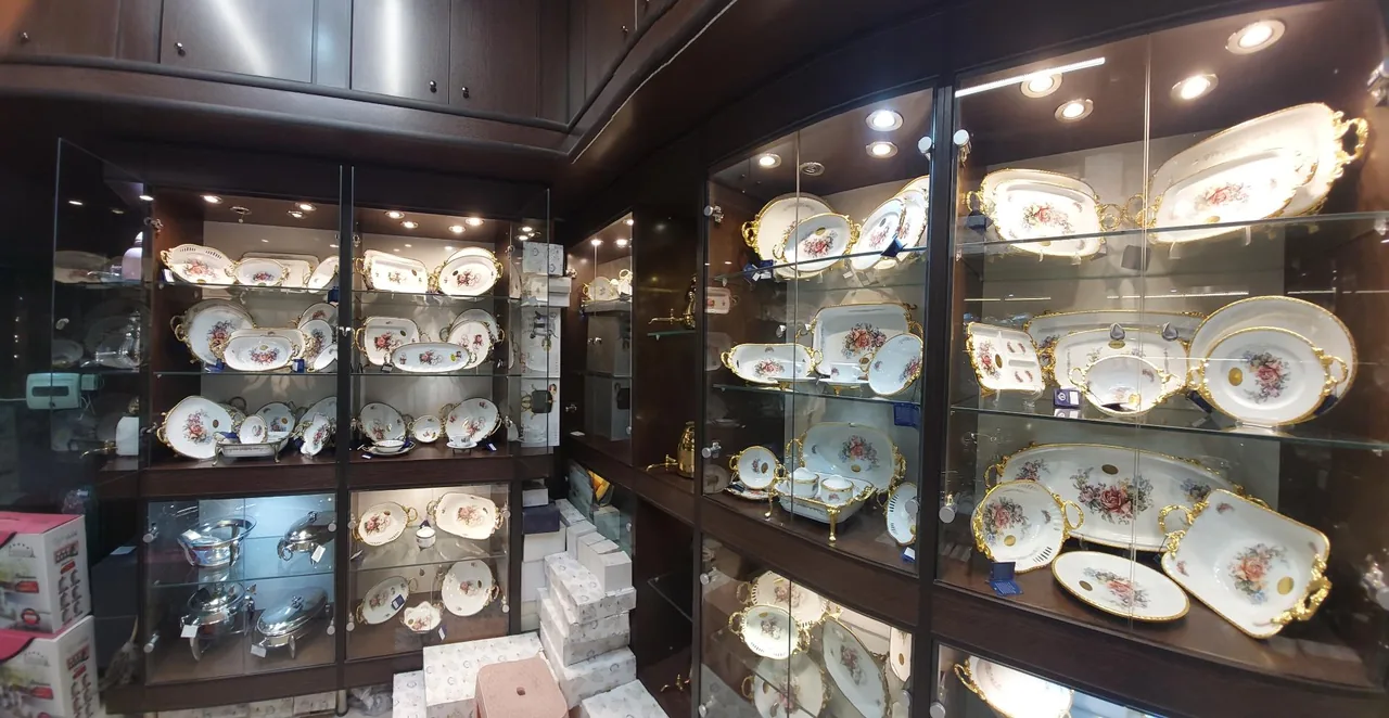 کریستال حسینی
