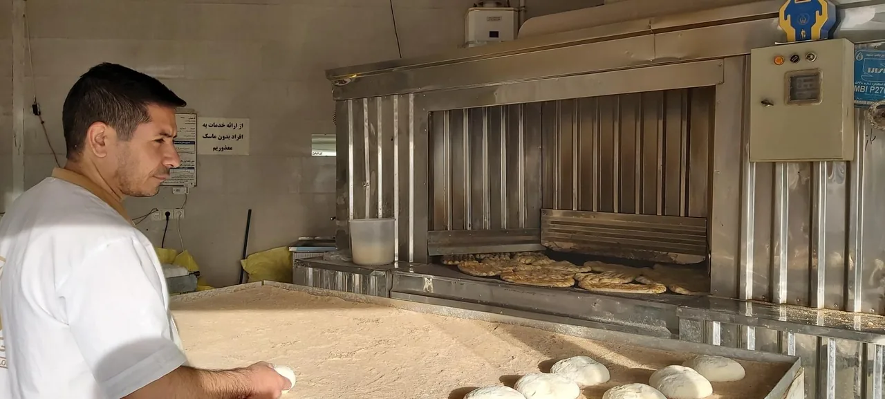 نان بربری مانا - نانوایی سنتی در یزد