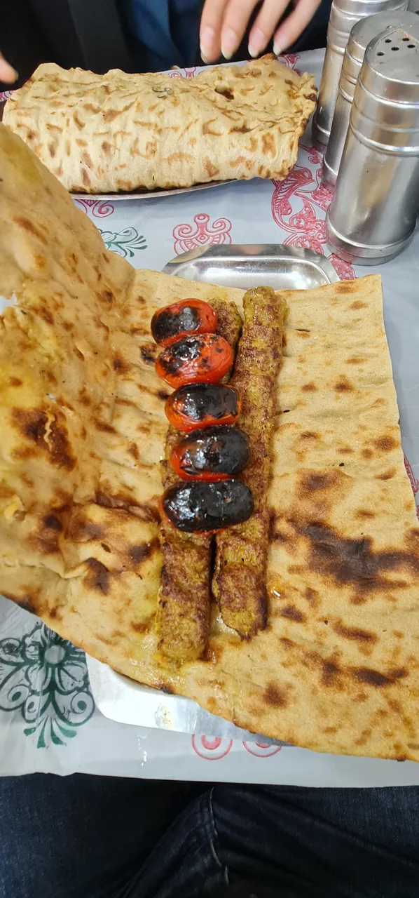 کبابی حاج عباس اشراقی و پسران - تصویر 3