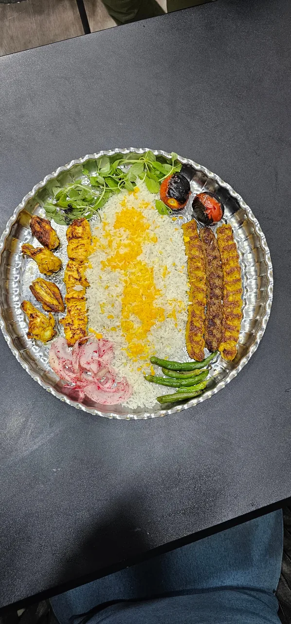 رستوران قم باربیکیو (کبابچی قدیم) - تصویر 3