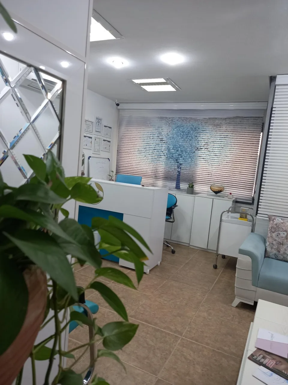 کلینیک پوست دکتر ژاله رحیمی کشکولی - تصویر 2