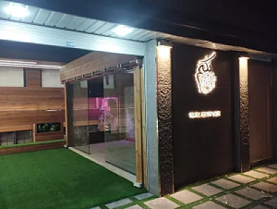 سالن زیبایی تکتم