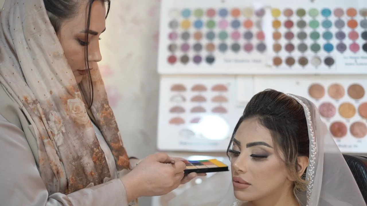 آکادمی زیبای بانوی شهریوری - تصویر 2