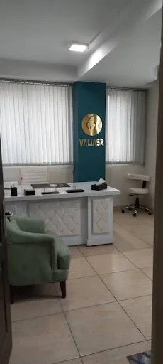 مرکز لیزر و لاغری ولیعصر