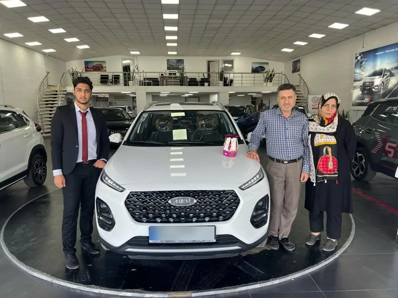 نمایندگی مدیران خودرو فلاحی کد 295 - نمایندگی خودرو در یزد
