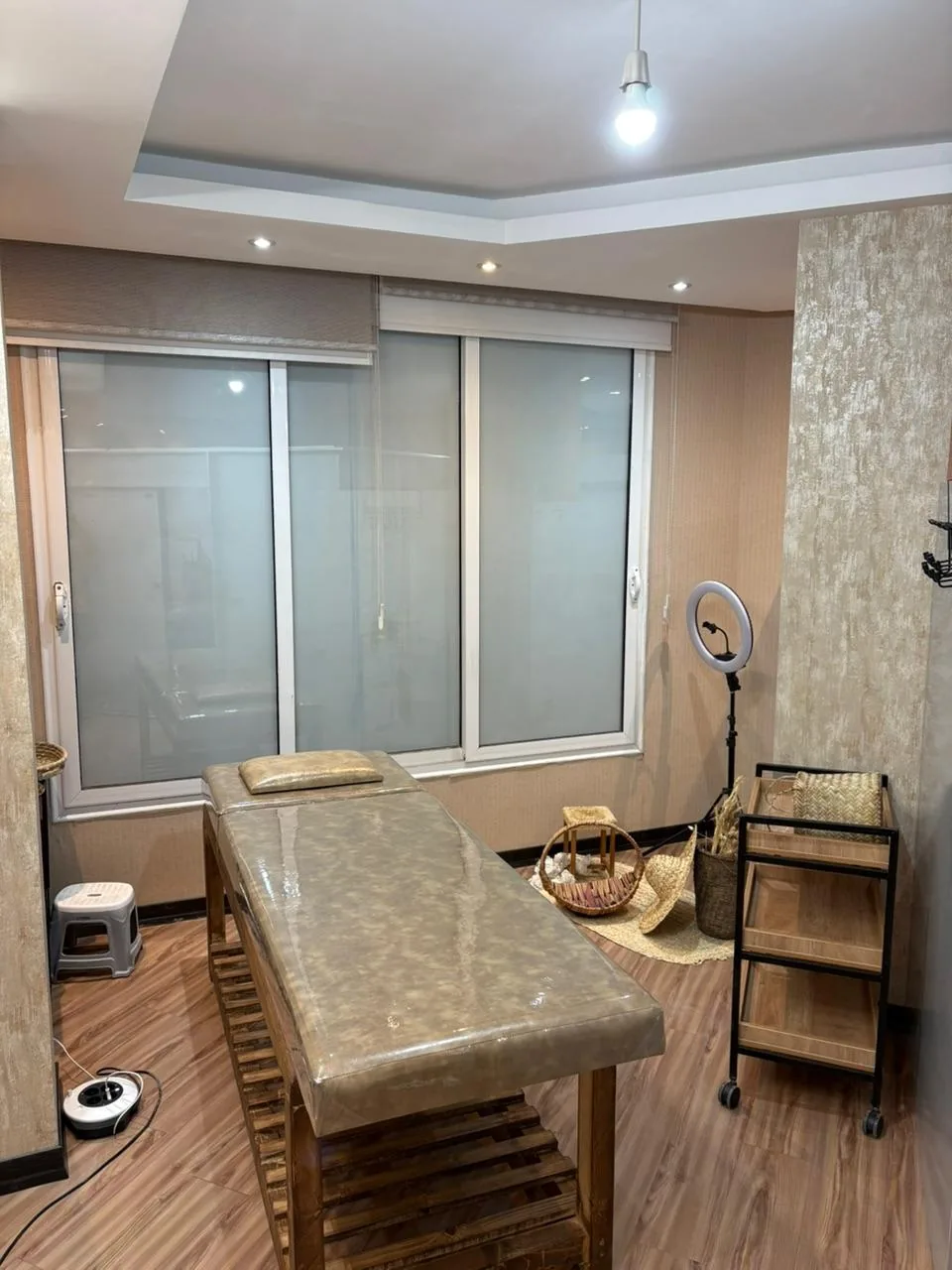 مرکز ماساژ و فشیال حس آرامش