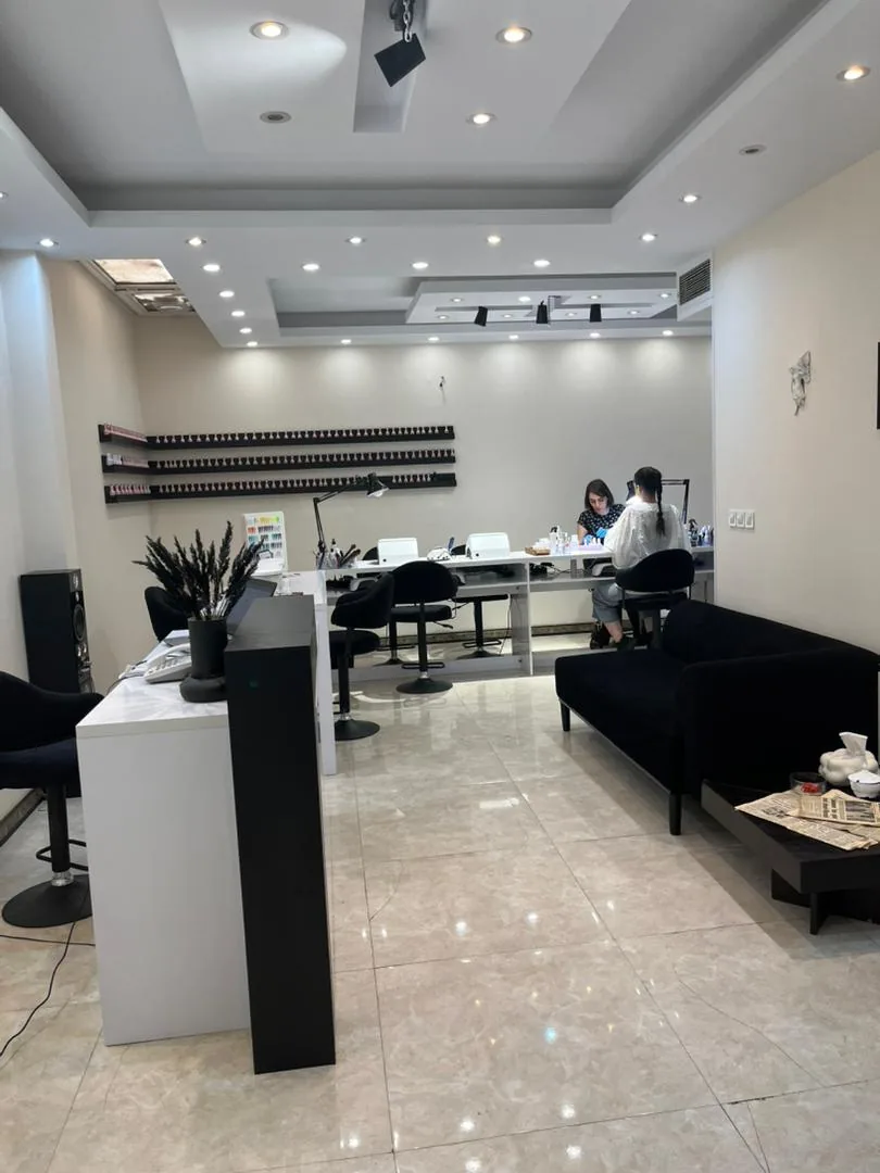 کلینیک تخصصی کاشت ناخن و مژه آذیمیس - تصویر 5