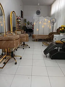 سالن زیبایی پری ماه