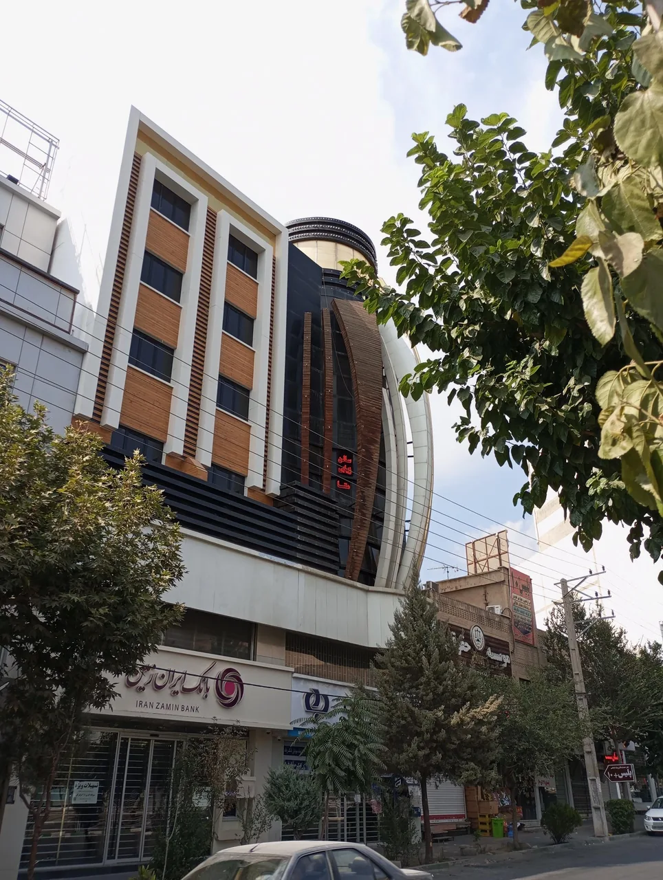 سالن زیبایی منتا