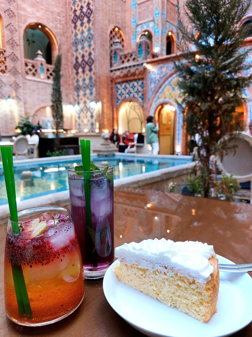 شربت خانه و کافه یوتاب - تصویر 3