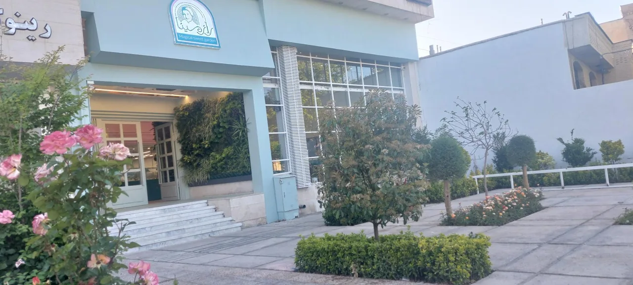 کافه راز مینا - تصویر 3