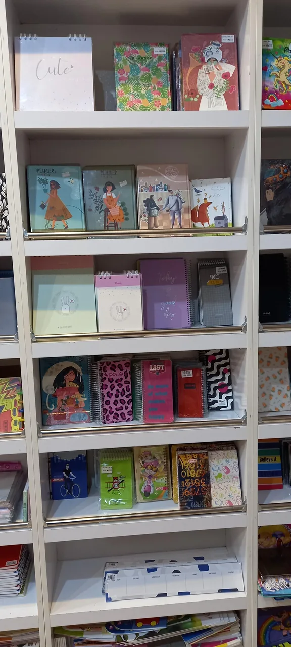 فروشگاه کتاب جی نگار - تصویر 2